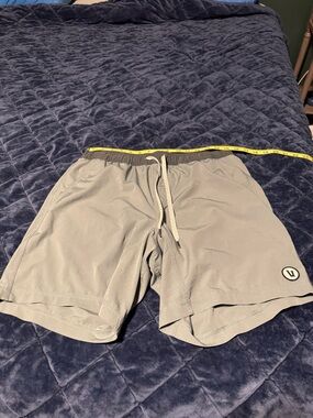 Vuori Kore 7” lined shorts